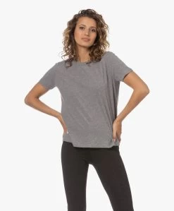 Majestic Filatures T-Shirt Met Ronde Hals - Grijs Mêlee 25 Majestic Filatures T-Shirt Met Ronde Hals - Grijs Mêlee -JAMES PERSE WINKEL 230711 ca42bc55 56b4 4a9f 9dce eebcfeade73b