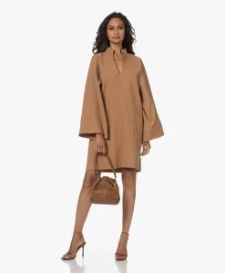 By Malene Birger Lomalia Gesmokte Jurk - Tobacco Brown -JAMES PERSE WINKEL 230718 440c8644 5797 45eb 9d75 dd1e73a747b6