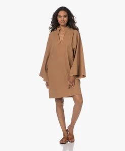 By Malene Birger Lomalia Gesmokte Jurk - Tobacco Brown -JAMES PERSE WINKEL 230718 5df03cb6 9867 4c0f 9003 f0762a852344