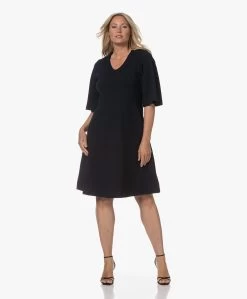 Kyra Eliana Gestructureerde Jersey Fit & Flare Dress - Donker Navy -JAMES PERSE WINKEL 230725 2e6d0e19 0e30 4537 aaaf 02509d0e4f1f