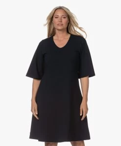 Kyra Eliana Gestructureerde Jersey Fit & Flare Dress - Donker Navy -JAMES PERSE WINKEL 230725 514ea526 a013 4e64 b3d2 9f4716ebb14c