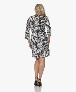 Kyra Jane Print Crêpe Jurk - Donker Navy -JAMES PERSE WINKEL 230725 5a501a78 e753 43ed 9a30 2f3ff567408b