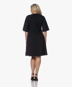 Kyra Eliana Gestructureerde Jersey Fit & Flare Dress - Donker Navy -JAMES PERSE WINKEL 230725 73918412 3327 454b 94e5 5a2f272b7dd0