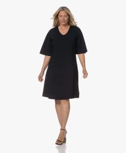Kyra Eliana Gestructureerde Jersey Fit & Flare Dress - Donker Navy -JAMES PERSE WINKEL 230725 9f88704f 3a0f 414d 8f99 1a6591a49d4d