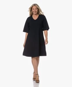 Kyra Eliana Gestructureerde Jersey Fit & Flare Dress - Donker Navy -JAMES PERSE WINKEL 230725 a8cf17e5 2db2 4beb ad56 d900cb85071d