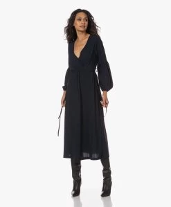 No Man'S Land Tech Jersey Overslagjurk - Dark Sapphire -JAMES PERSE WINKEL 230727 750d8533 ba74 4813 8ab0 1197854863ef