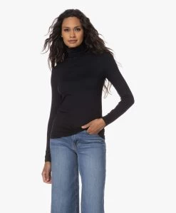 Majestic Filatures Viscose Soft Touch Jersey Colshirt - Marine -JAMES PERSE WINKEL 230727 9821d4e7 884e 424d b3c4 83811297d54c