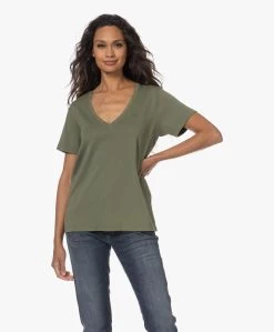 Denham Ramona Katoenen V-Hals T-Shirt - Four Leaf Clover -JAMES PERSE WINKEL 230727 ba7e9d30 2e1f 4a4c bf78 e318ec84bea7