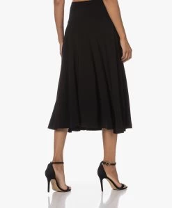 Norma Kamali Flared Midi Rok - Zwart -JAMES PERSE WINKEL 230801 b5e354ec 89ba 4c64 85e0 3e667e126a5d