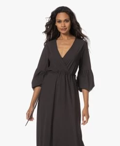 No Man'S Land Tech Jersey Overslagjurk - Dark Mocha -JAMES PERSE WINKEL 230802 4e8df63c f4fc 47f3 b374 d20a45452f46