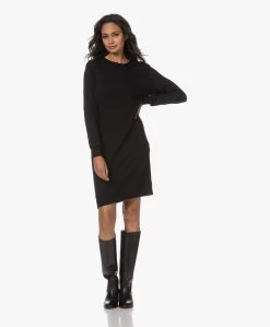 Majestic Filatures Viscose Sweaterjurk - Zwart 23 Majestic Filatures Viscose Sweaterjurk - Zwart -JAMES PERSE WINKEL 230802 ac1cf209 2dd0 4a60 83bf 455e429b0453