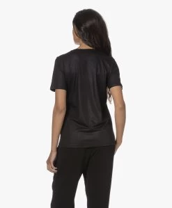 Majestic Filatures T-Shirt Met Glanscoating - Zwart -JAMES PERSE WINKEL 230809 887b330c 27b6 48b1 a042 e11473d6aa0d