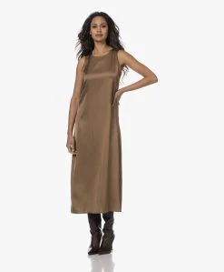 Resort Finest Mouwloze Satijnen Midi Jurk - Camel -JAMES PERSE WINKEL 230809 8a3e781d 4410 4bad 882d 39462baad883