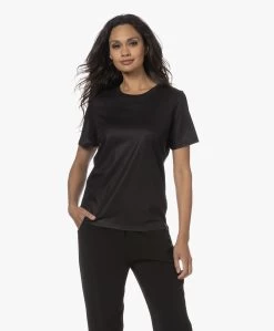 Majestic Filatures T-Shirt Met Glanscoating - Zwart -JAMES PERSE WINKEL 230809 bcaf885b dc11 4f78 9696 c4cc226a4715