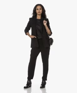 Majestic Filatures T-Shirt Met Glanscoating - Zwart -JAMES PERSE WINKEL 41dbf61e 57d0 4fce b1db 69bfc1d0d09e 75