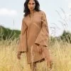 By Malene Birger Lomalia Gesmokte Jurk - Tobacco Brown -JAMES PERSE WINKEL df9dca76 7b0c 48b4 8361 b412e19b2a8f 01